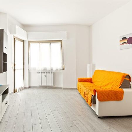 Renewed Balcony Flat With Green Garden Milão Exterior foto